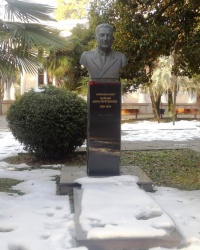 Могила Х.Л.Харазия в г.Сухуме