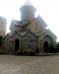 Храм Успения Пресвятой Богородицы в г. Рустави