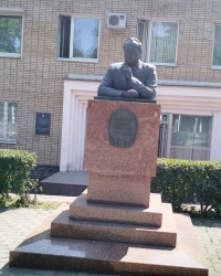Памятник главе города В.И.Доркину в г. Дзержинском
