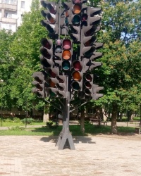 Светофорное дерево в Тихом парке г.Макеевки