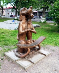 Скульптурная композиция «Кот и пес» в г.Сортавале