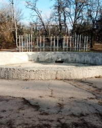 Заброшенный фонтан в г.Комсомольское