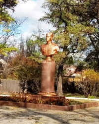 Памятник И.Х.Михайличенко в г.Алмазная