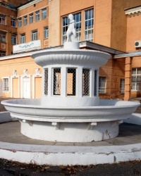 Фонтан у ДК имени А.М.Горького в г.Стаханове