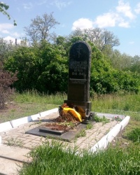 Братская могила на старом кладбище в пос.Грузско-Ломовке