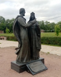Памятник Петру и Февронии в г.Серпухове