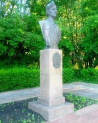 Памятник Б.П.Жукову в г.Дзержинском