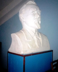 Бюст Г.И.Петровского в г. Донецке