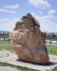 Скульптура «Букет степи» в г. Элисте