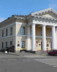 Памятник архитектуры - Контрактовый дом в г.Киеве и памятные доски на нем