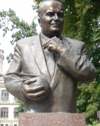 Памятник С.П.Королеву в г.Киеве