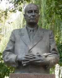 Памятник Л.В.Люльеву в г.Киеве