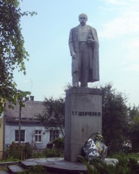 Памятник Т.Г.Шевченко в г.Золочеве