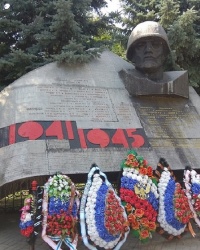 Мемориал в п.2-го участка института им. Докучаева