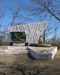 Братская могила 106 советских воинов погибших при обороне Одессы 1941 г. в с.Августовка