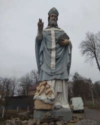 Памятник святому Николаю в г.Бар