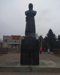 Памятник М. С. Грушевскому в г.Бар