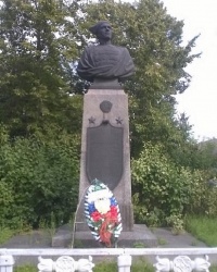 Памятник В. Г. Рязанову в р.п.Большое Козино (Балахнинский район, Нижегородская область)