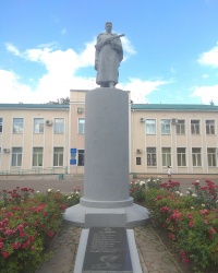 Братская могила советских воинов в г. Карловка (ул. Полтавский шлях)
