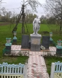 Мемориальный комплекс в с.Броники