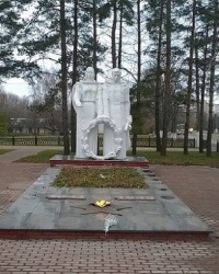 Братская могила воинов 239-й, 299-й и 330-й стрелковых дивизий в г.Донской