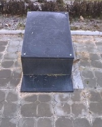 Памятник В. Н. Девяткину в д.Дровосеки (г.о. Орехово-Зуево, Московская область)