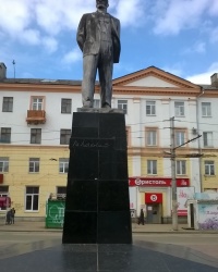 Памятник В. В. Маяковскому в г.Дзержинск