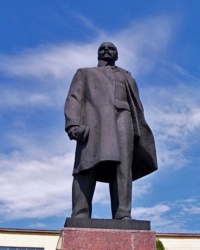 Памятник В. И. Ленину в г.Ичня (демонтирован)