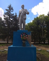Памятник В. И. Ленину в р.п.Куркино