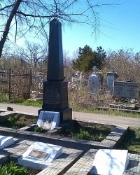 Братское захоронение 7 советских воинов в с.Латовка (Котовка)