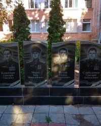 Памятник Героям-землякам Любарщины 1941-1945 годов в п.г.т.Любар