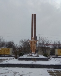 Мемориал в п.г.т. Любашёвка