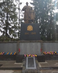 Мемориальный комплекс в с. Драбиновка