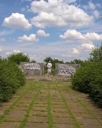 Памятник воинам-землякам в п.г.т.Михайловка