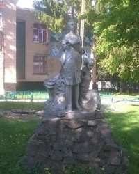 Памятник "Школьницы" в c.Новое Мисто