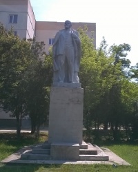 Памятник В. И. Ленину в п.г.т. Новофёдоровка