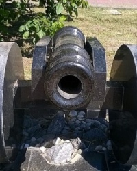 Памятник "Козацкая пушка" в г.Алёшки (Цюрупинск)