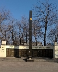 Памятник в честь партизан и воинов-односельчан в п.г.т.Овидиополь