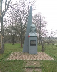 Памятник Герою Советского Союза И. В. Белоусько в с. Абазовка