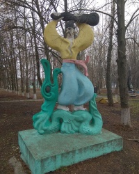 Памятник “Козак сражающийся со змеем” в с. Бричковка
