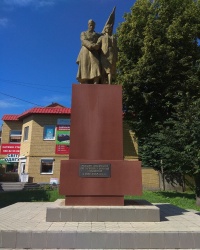 Памятник павшим комсомольцам-землякам в г. Зеньков