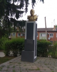 Памятник поэту Т. Г. Шевченко в п.г.т. Белики