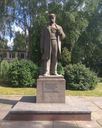 Памятник поэту Т. Г. Шевченко в с. Щербани