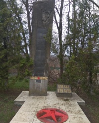 Памятник погибшим воинам-землякам в с. Семьяновка