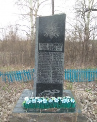 Памятник погибшим воинам-землякам в с. Терновщина (Полтавский район)