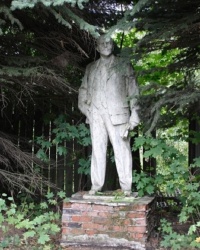 Памятник В. И. Ленину (разрушен) в п. 1 Каменецкая