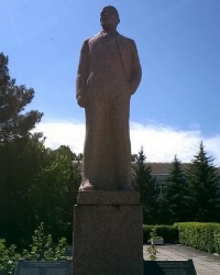 Памятник В. И. Ленину в п.г.т.Первомайское