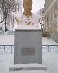 Памятник Т. Г. Шевченко в с.Покропивная