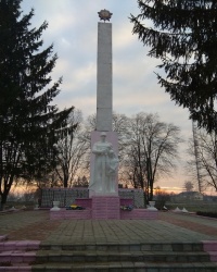 Памятник воинам-землякам по улице Леси Украинки в г.Полонное