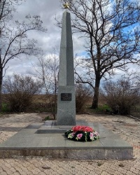 Братская могила жертв фашизма в с.Пригородное (Радянская Украина)